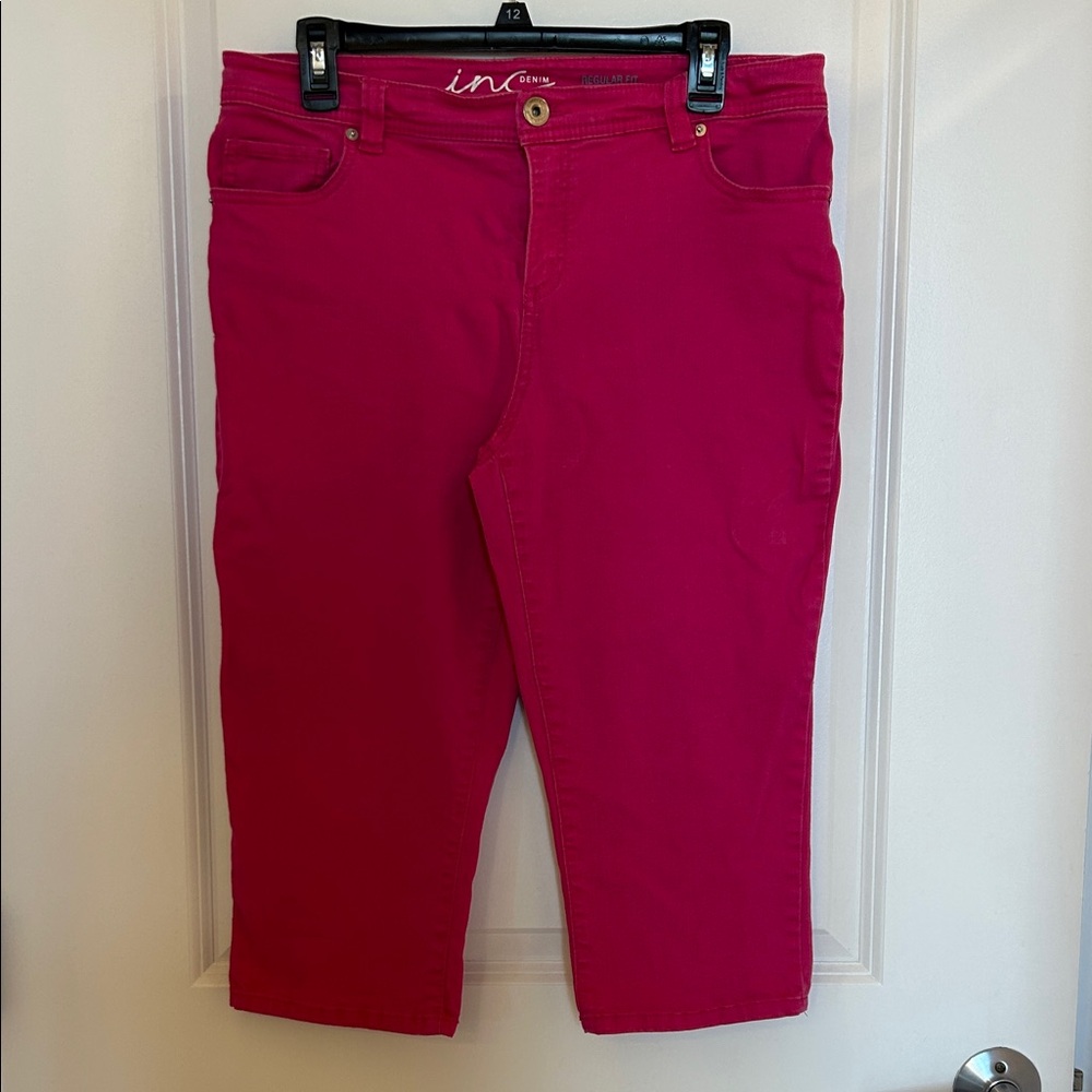 INC International Concepts Magenta Cropped Jeans